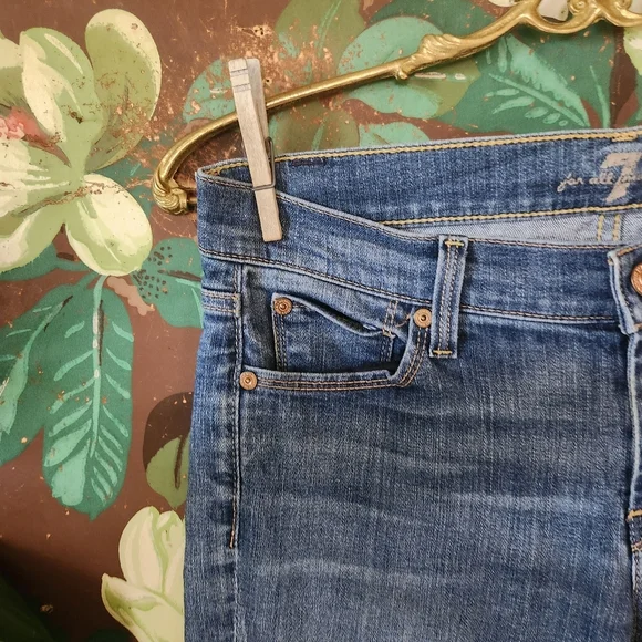 7 FOR ALL MANDKIND Straight Leg Crop Size 27 - Picture 3 of 13